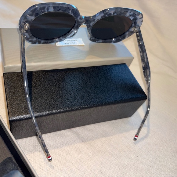THOM BROWNE | Round Gray Tortoise Acetate Silver Mirror Lens Sunglasses | 54 mm - Picture 11 of 14